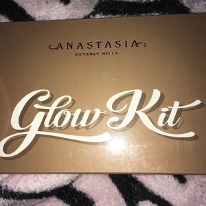 Glow kit highlight palette